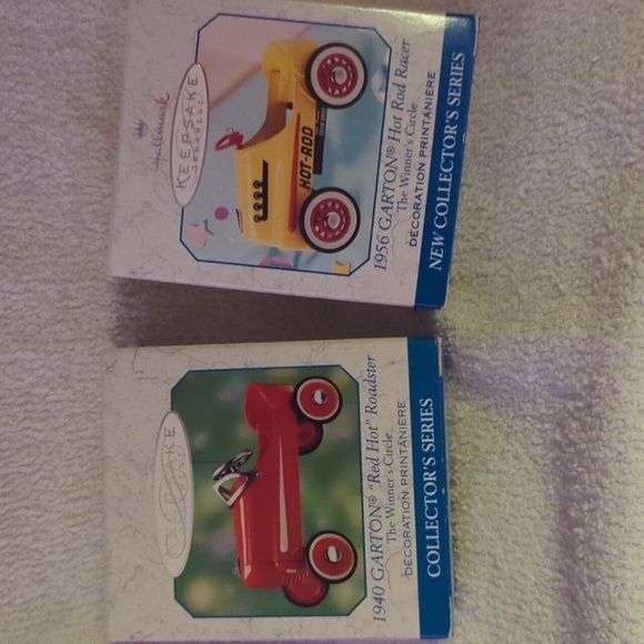 2 Hallmark Ornament's - 1940 Garton Red Hot Roadster & 1956 Garton Hot Rod Racer - Picture 1 of 7